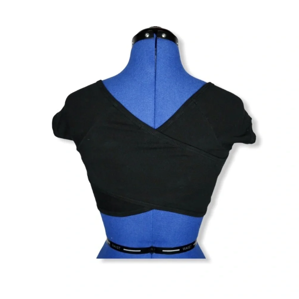 Brandy Melville Black Jimena Crop Top - Picture 4 of 7